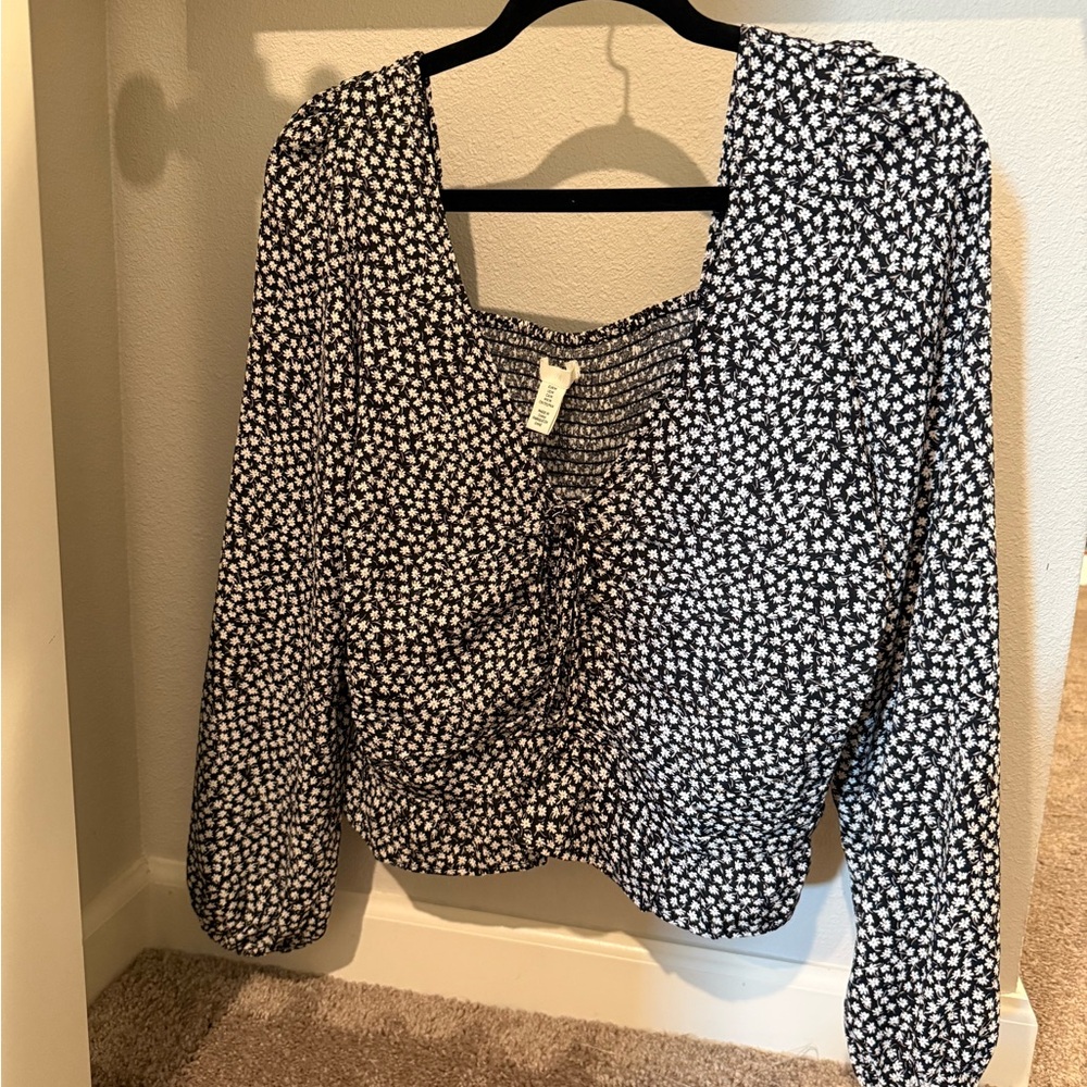 H&M Black and White Floral Blouse